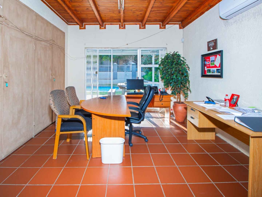 6 Bedroom Property for Sale in Schoemansville North West